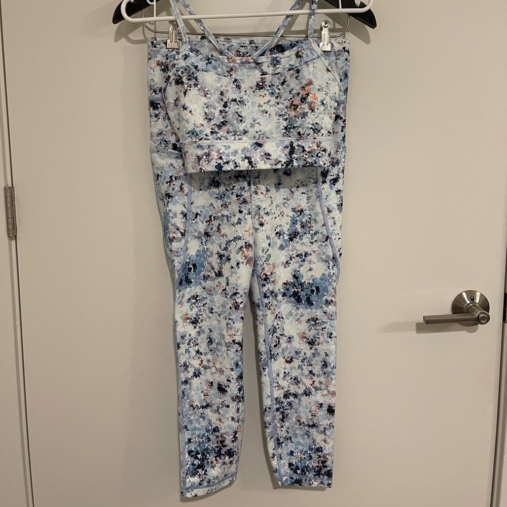 Size Small GAP activewear set (sports bra and leggings) new without tag